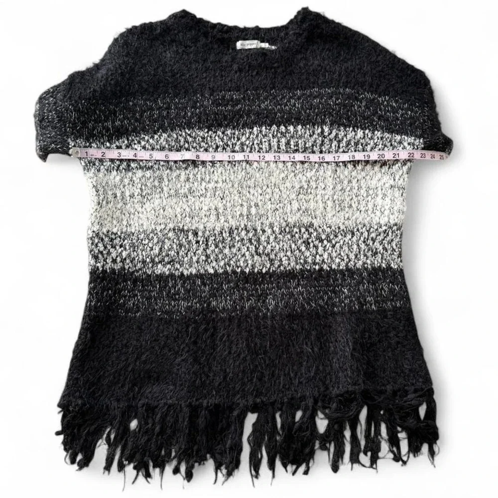 Black and White Striped Fuzzy Sweater‎